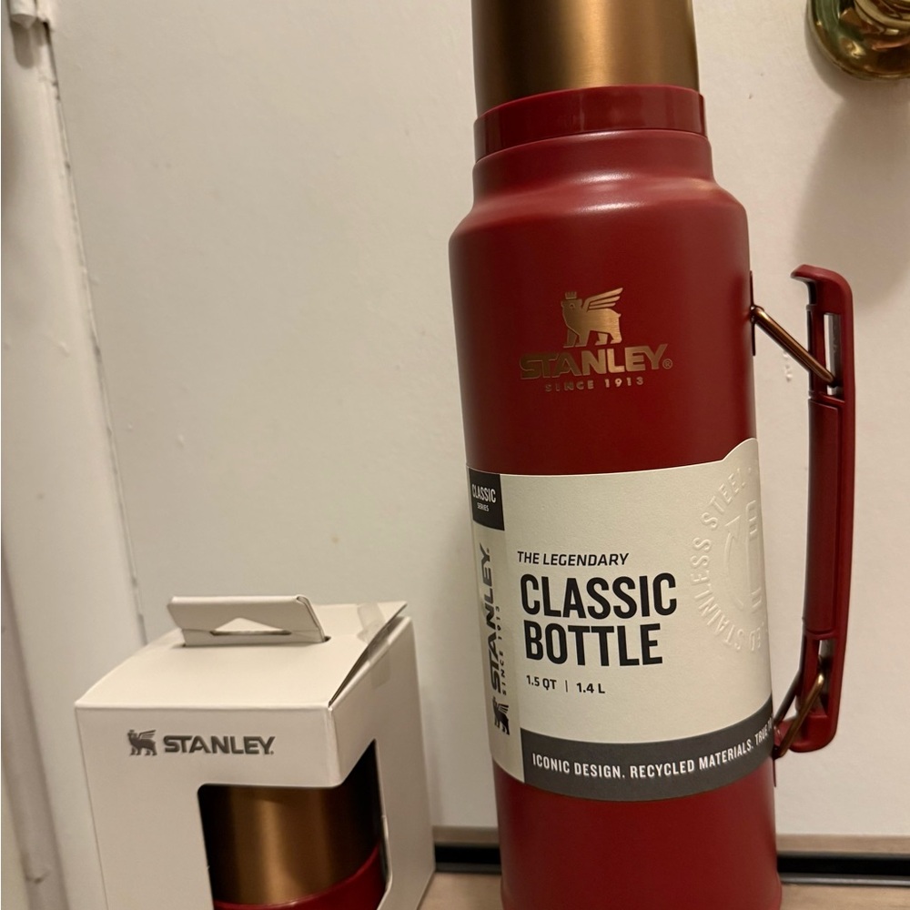 Stanley Legendary Classic Red Bottle with cups